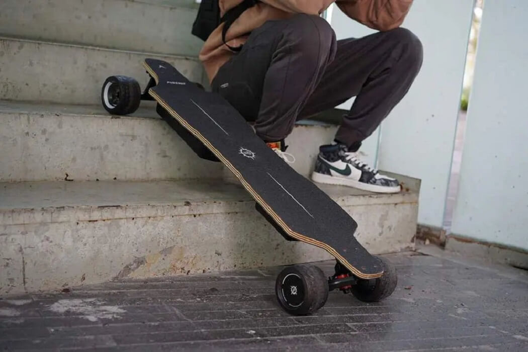 Possway T2 electric skateboard review — Design & Build quality