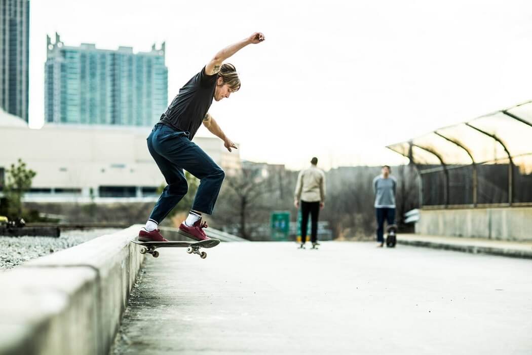 How to skateboarding — Easy skateboard tricks