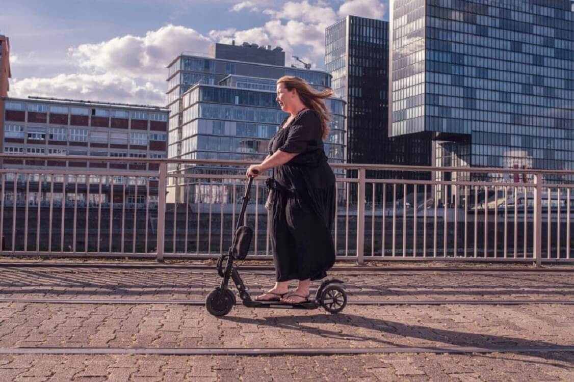 Emove Cruiser Electric Scooter Comfort — Comfort is paramount when considering an electric scooter, and the Emove Cruiser delivers in this aspect as well