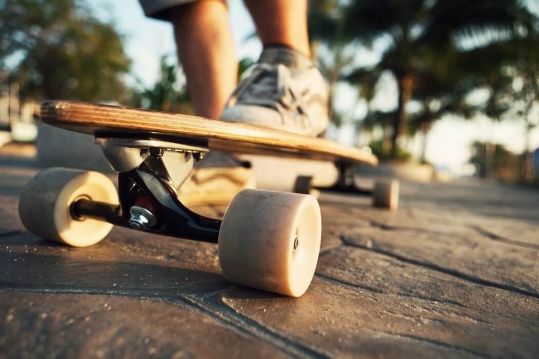 Pumping longboard — Learning to pump your longboard