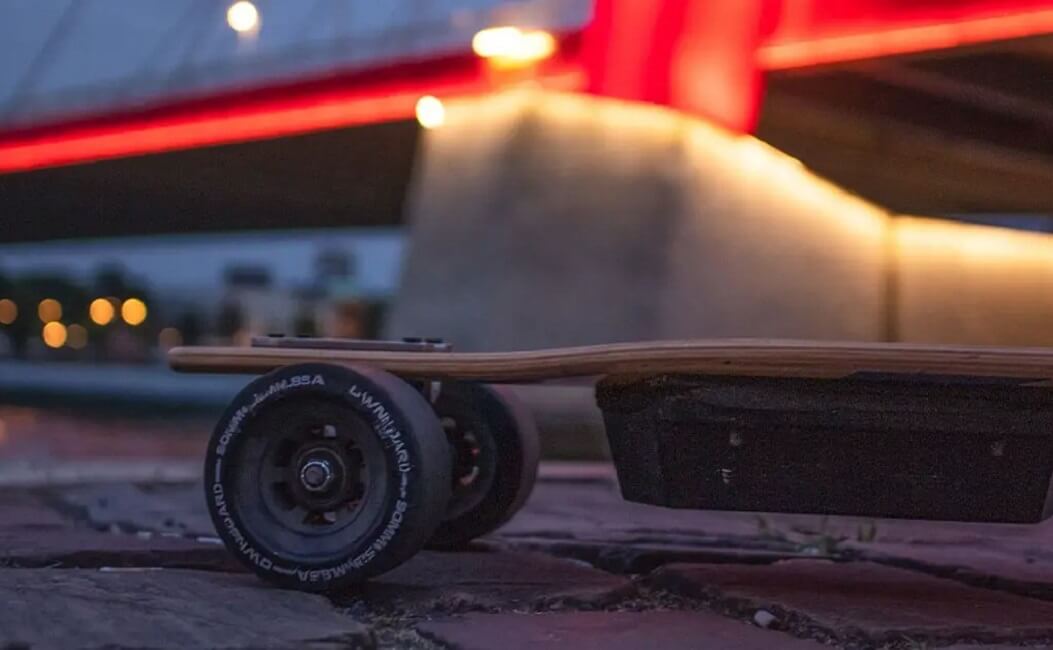 Skatebolt Tornado II electric skateboard — Portability