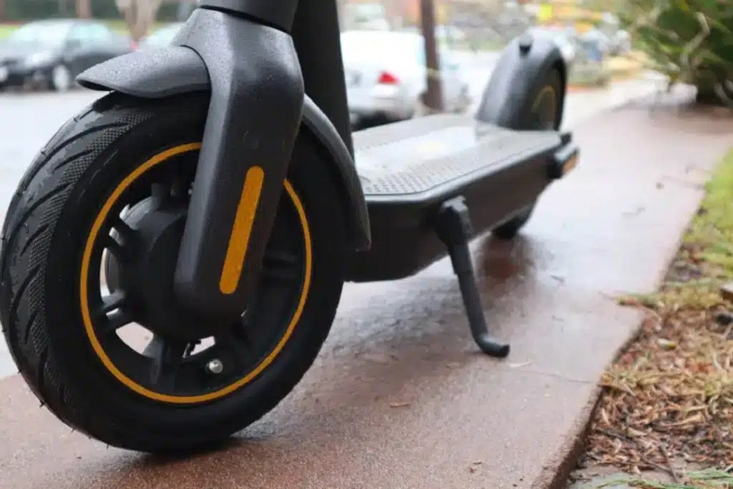 Segway Ninebot Max electric kick scooter — Smart Features