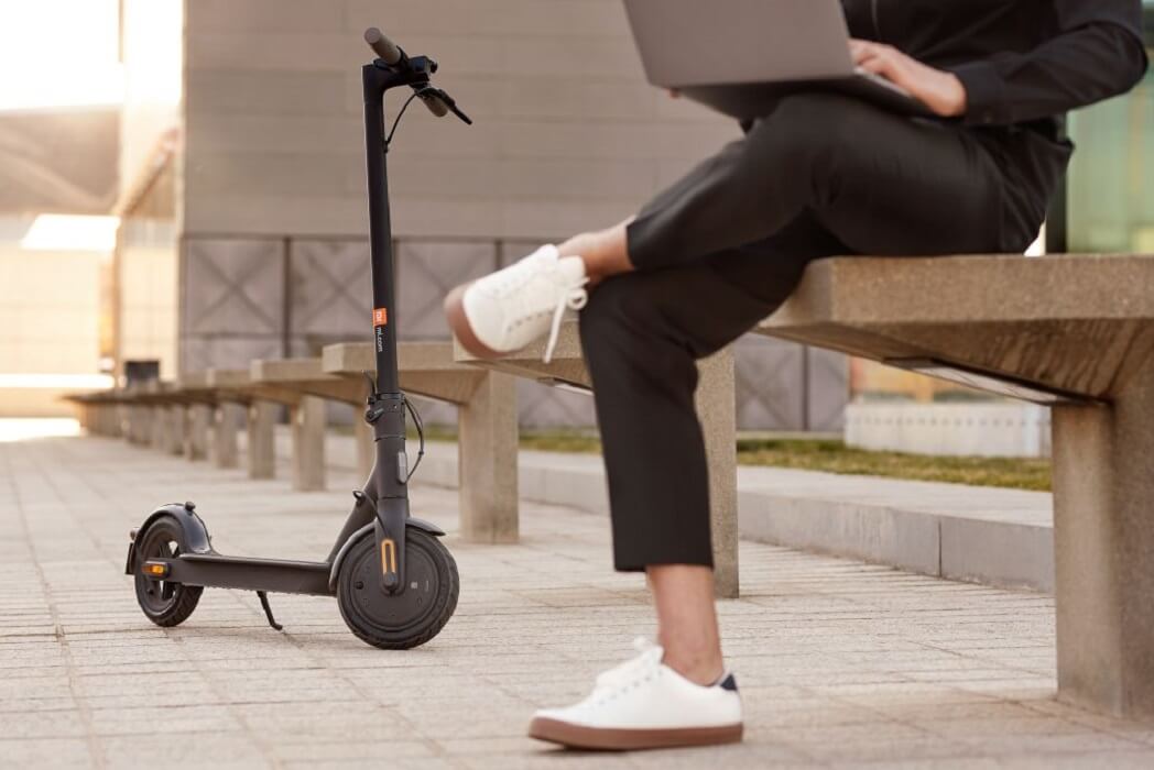 Electric scooter tips — Stay aware of your surroundings