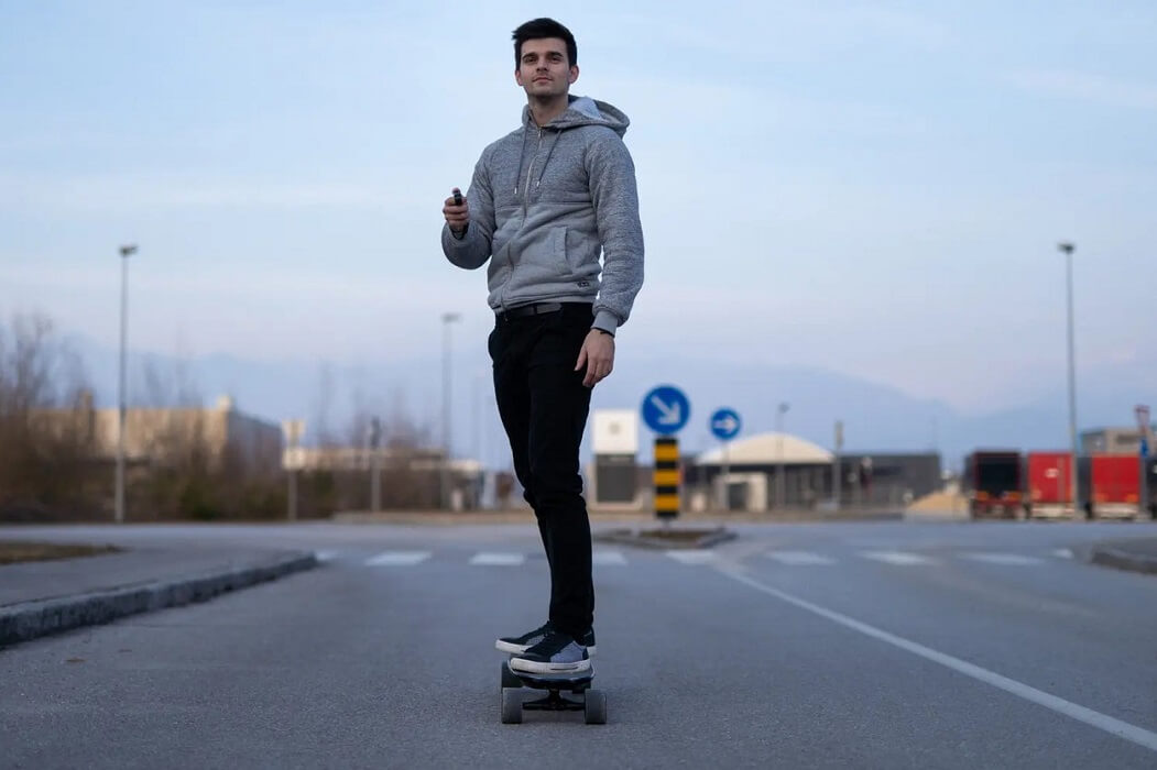 Easy tricks skateboard — Stay Patient