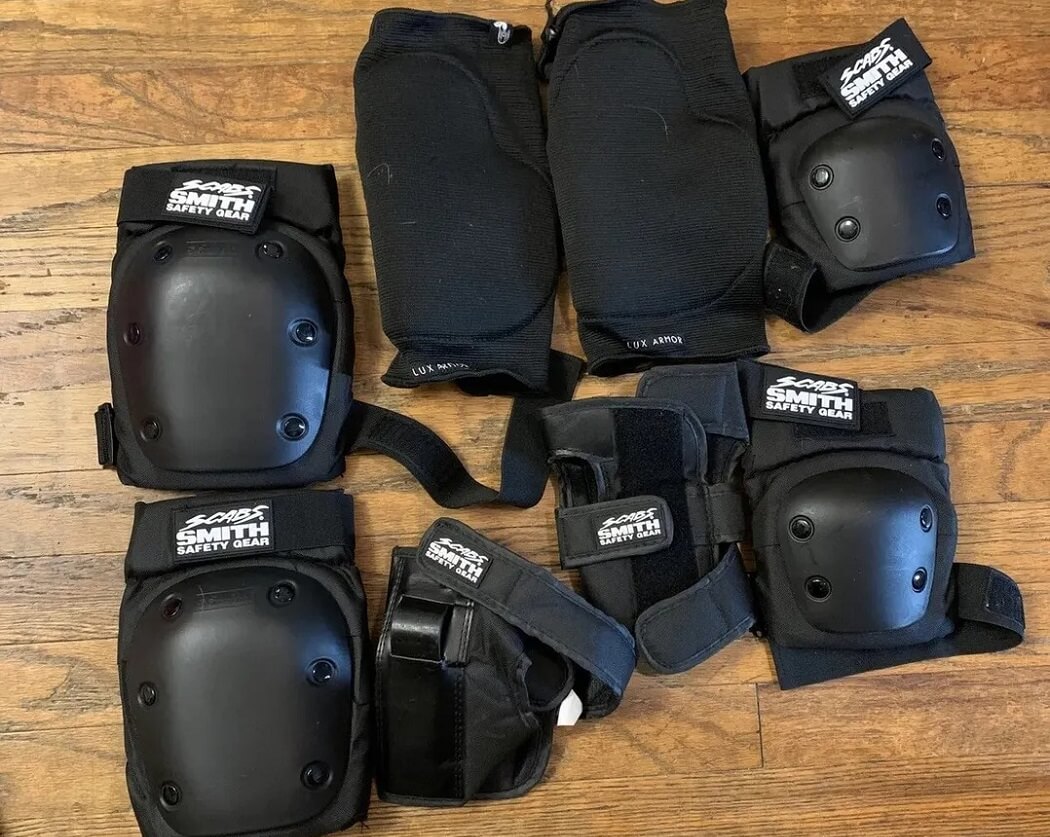 The Smith Safety Gear Scabs Knee Pads — Cool skate knee pads